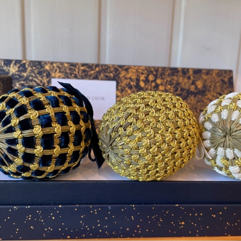 Dior 30 Montaigne Candle and Ornament Set - Black, Gold, and White - Picture 3 of 9